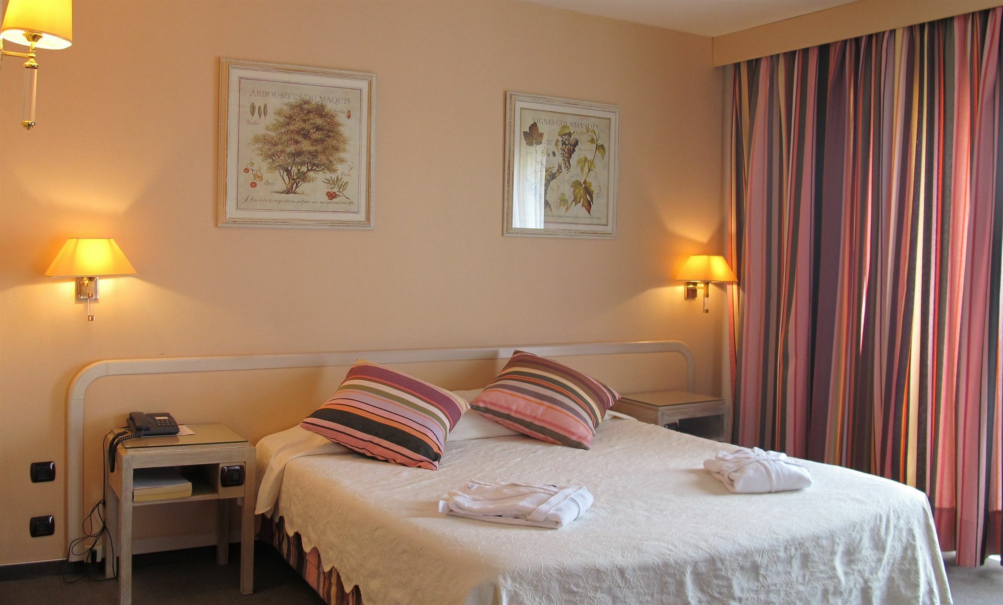 Holiday Inn Perpignan, An Ihg Hotel Εξωτερικό φωτογραφία